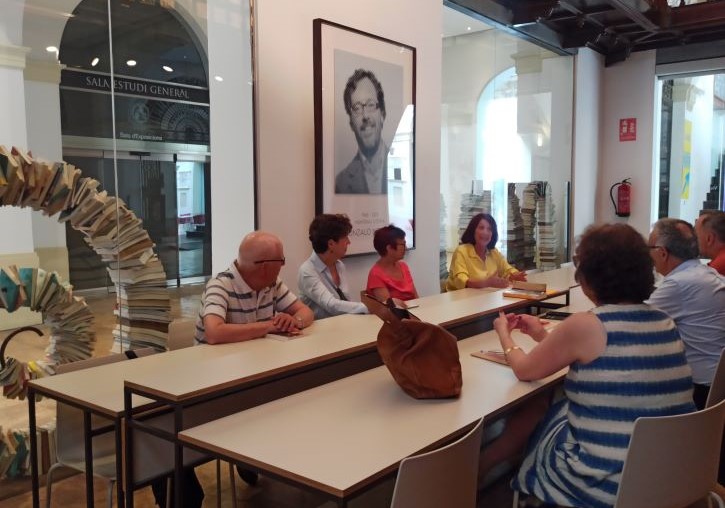 Grupo de personas en el Club de Lectura Tirant - imatge 0